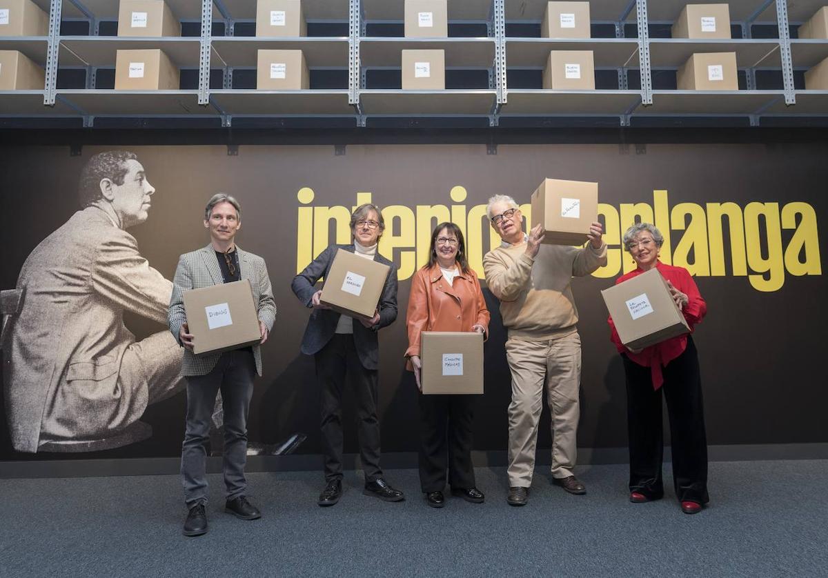 Bernardo Sánchez (segundo por la izquierda), con Álvaro Borrás, Elisa Durán, José Luis García-Berlanga y Sol Carnicero.