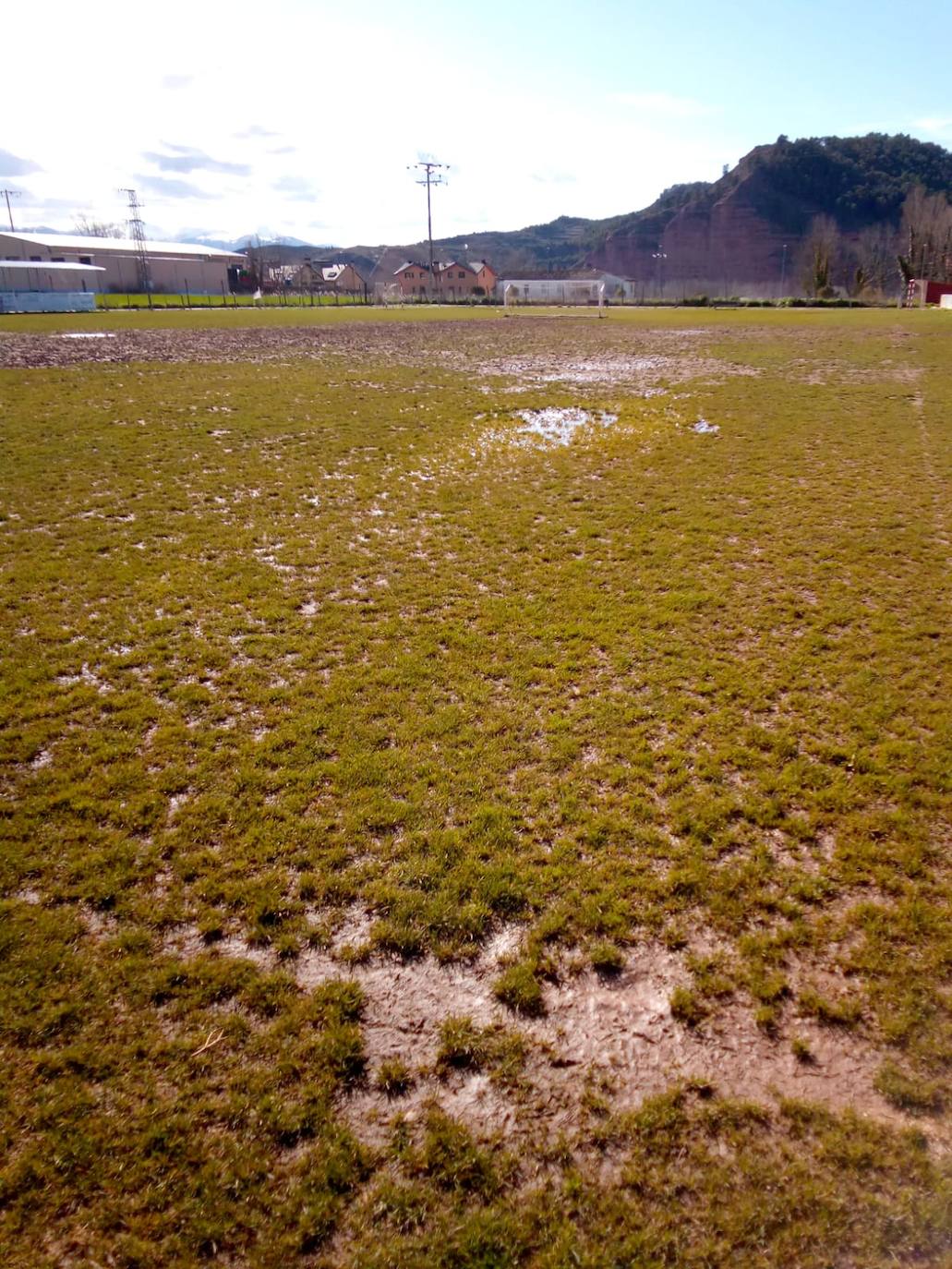 Mal estado de los campos de fútbol de &#039;El Cementerio&#039;