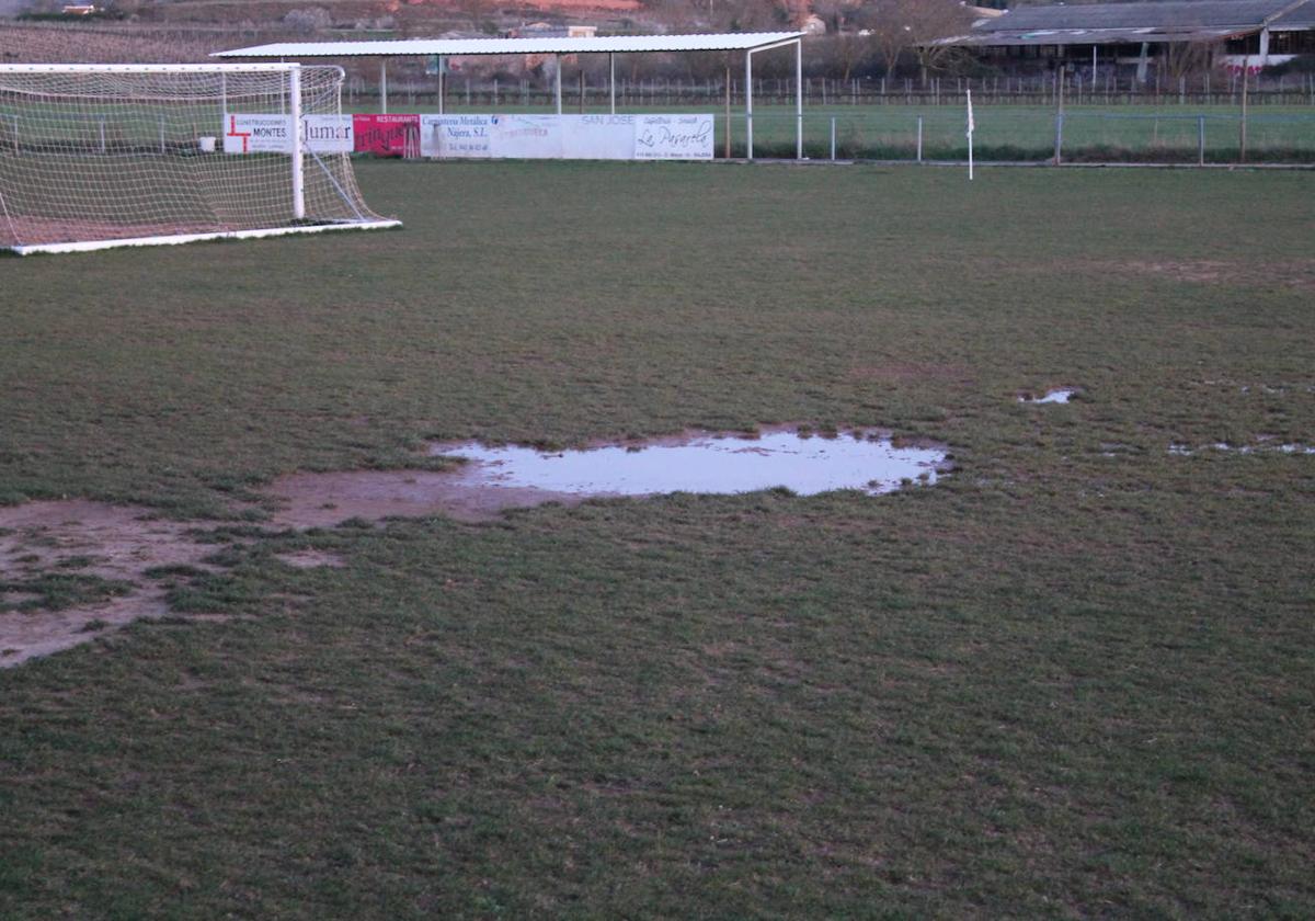 Mal estado de los campos de fútbol de &#039;El Cementerio&#039;