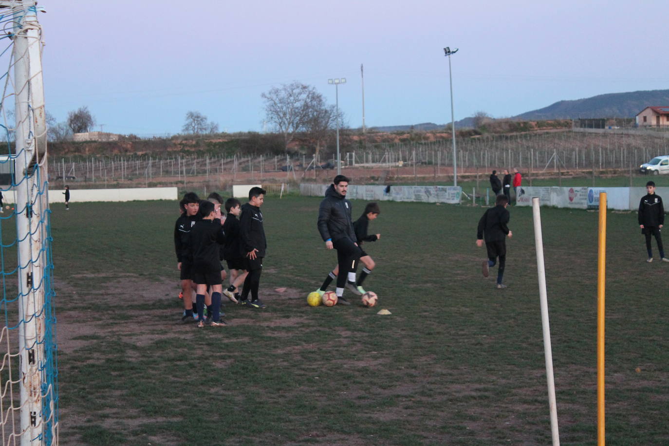 Mal estado de los campos de fútbol de &#039;El Cementerio&#039;