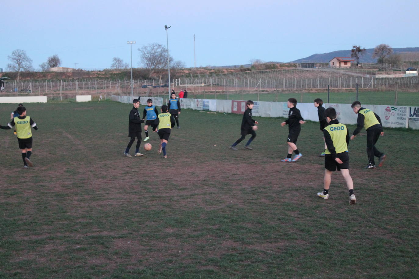 Mal estado de los campos de fútbol de &#039;El Cementerio&#039;