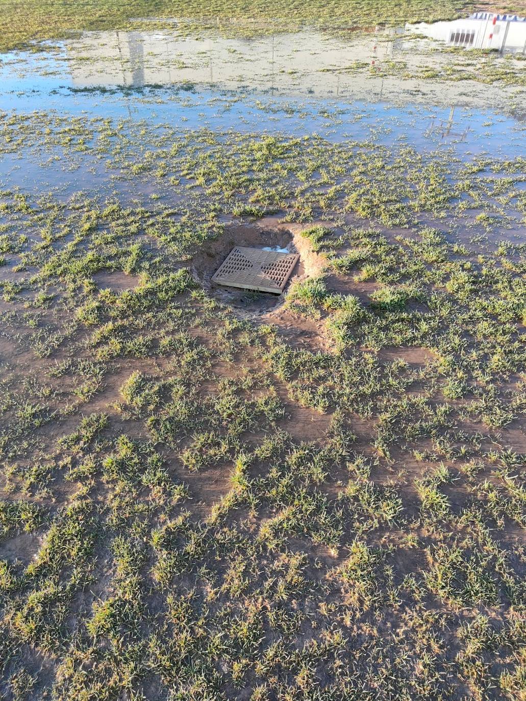 Mal estado de los campos de fútbol de &#039;El Cementerio&#039;