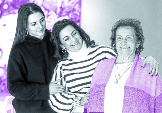 La expresidenta de La Rioja, Concha Andreu, junto a su hija, Lucía Bastida, y su madre,Carmen Rodríguez.