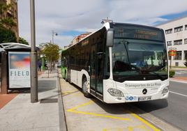 Un autobús metropolitano de La Rioja, en una imagen de archivo.