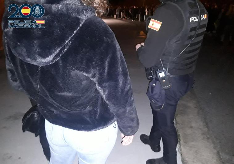Denuncias por drogas, falta de respeto a los agentes y no tener el DNI en el concierto de Camela de Logroño