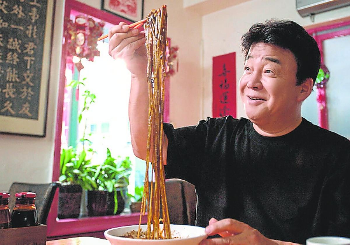 A vueltas con el plato gastronómico coreano.
