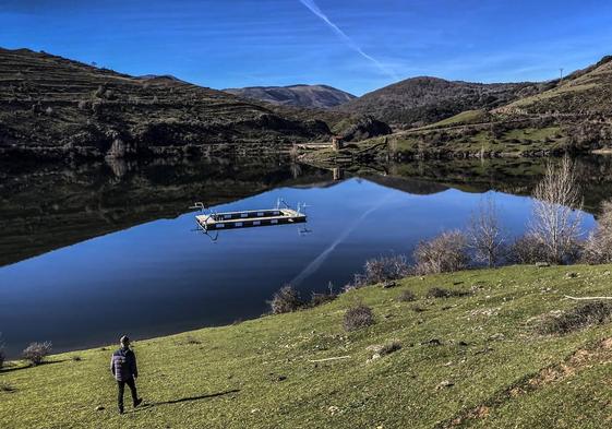 El embalse de Mansilla, el mes pasado