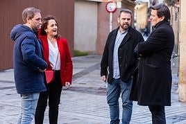 Andreu y miembros de la Ejecutiva municipal, antes de su reunión del sábado pasado.