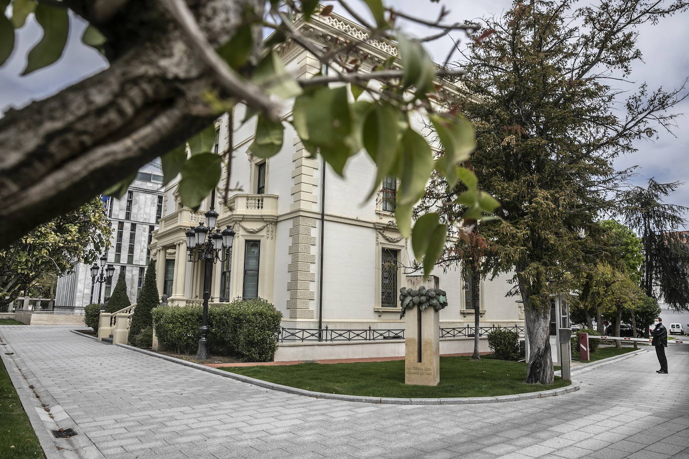 Una imagen del Palacete del Gobierno de La Rioja en Vara de Rey.