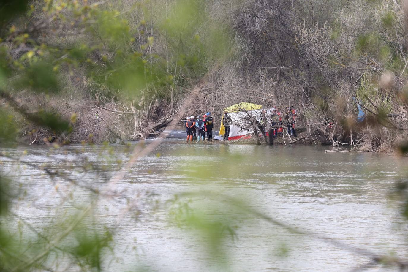 Hallan un cadáver en el río Ebro