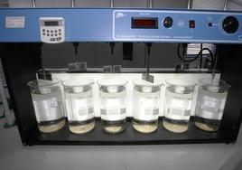 Imagen de archivo de un laboratorio de análisis de agua.