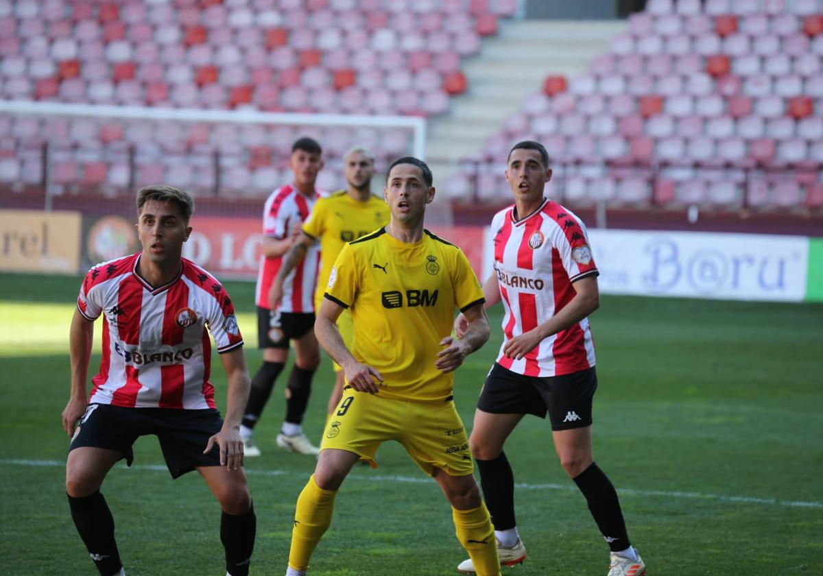 Los delanteros visitantes le ganaron la partida a la defensa blanquirroja.