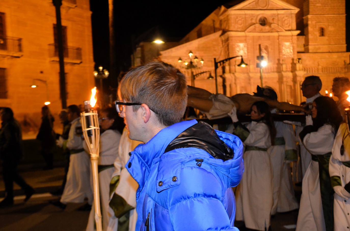 La procesión de antorchas, en imágenes