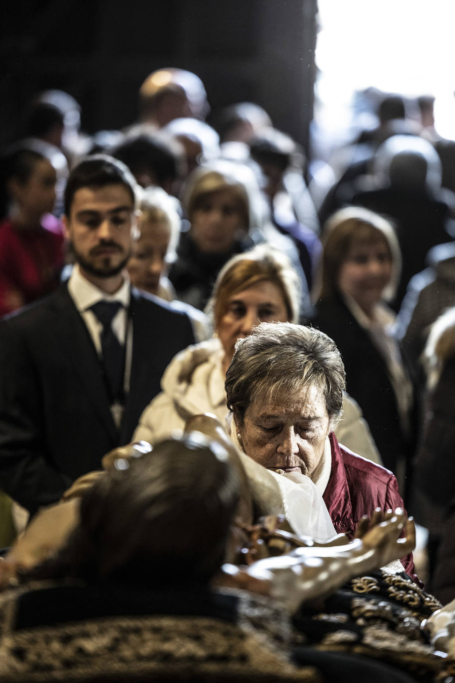 Limpieza y veneración del Cristo yacente