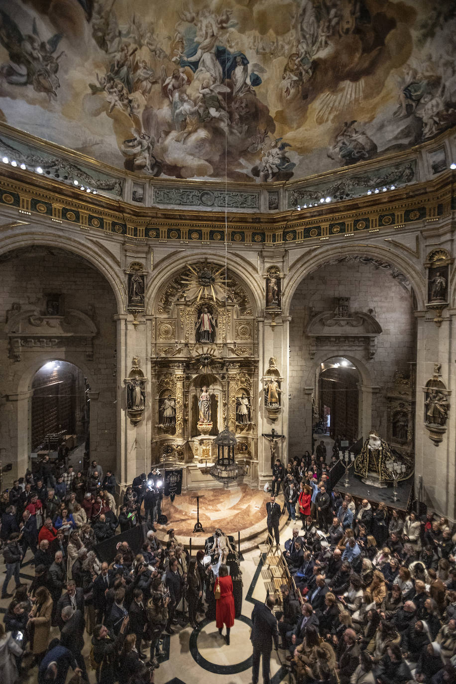 Limpieza y veneración del Cristo yacente