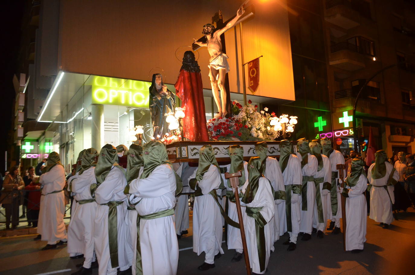 La procesión del Cristo de la Agonía, en imágenes