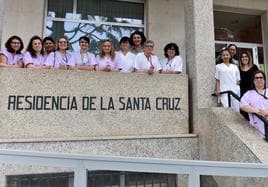 Trabajadoras de la residencia Hermanas Hospitalarias de la Santa Cruz de Logroño, cuya plantilla la forman 52 personas y 45 son mujeres.