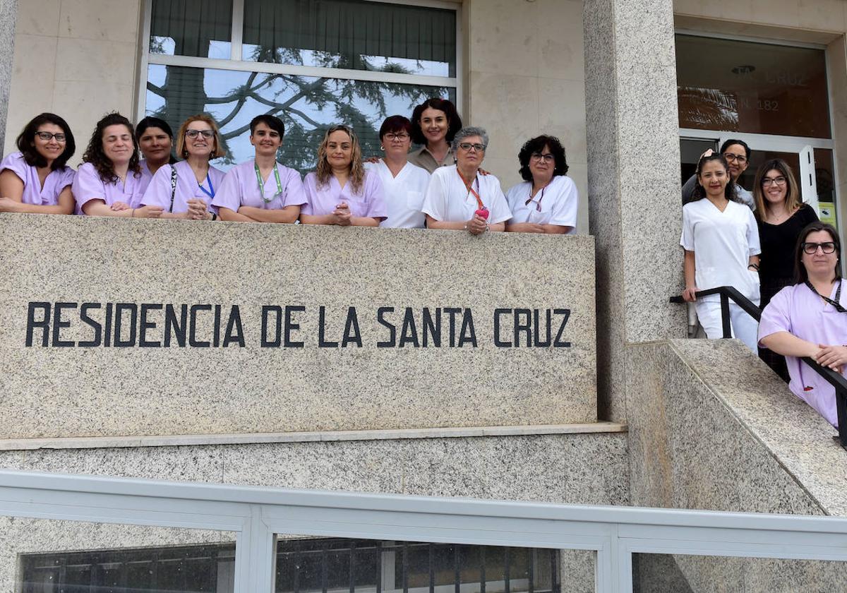 Trabajadoras de la residencia Hermanas Hospitalarias de la Santa Cruz de Logroño, cuya plantilla la forman 52 personas y 45 son mujeres.