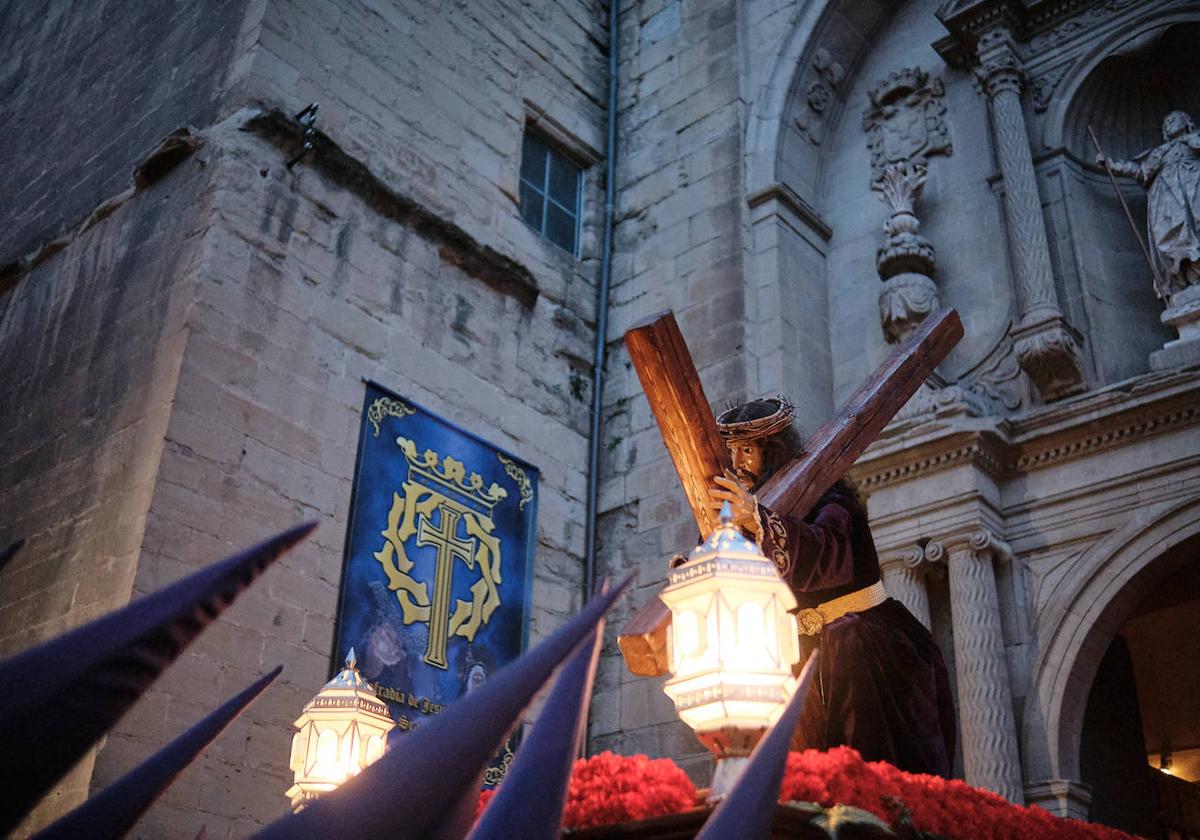 Jesús camino del Calvario, en imágenes