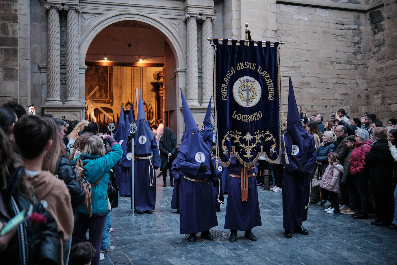 Jesús camino del Calvario, en imágenes