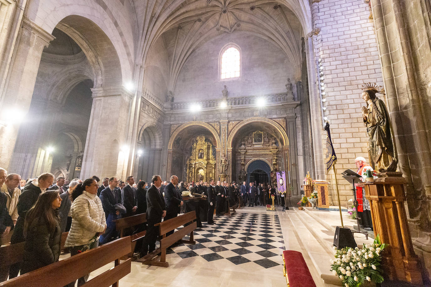 El besapies de este Viernes Santo, en imágenes