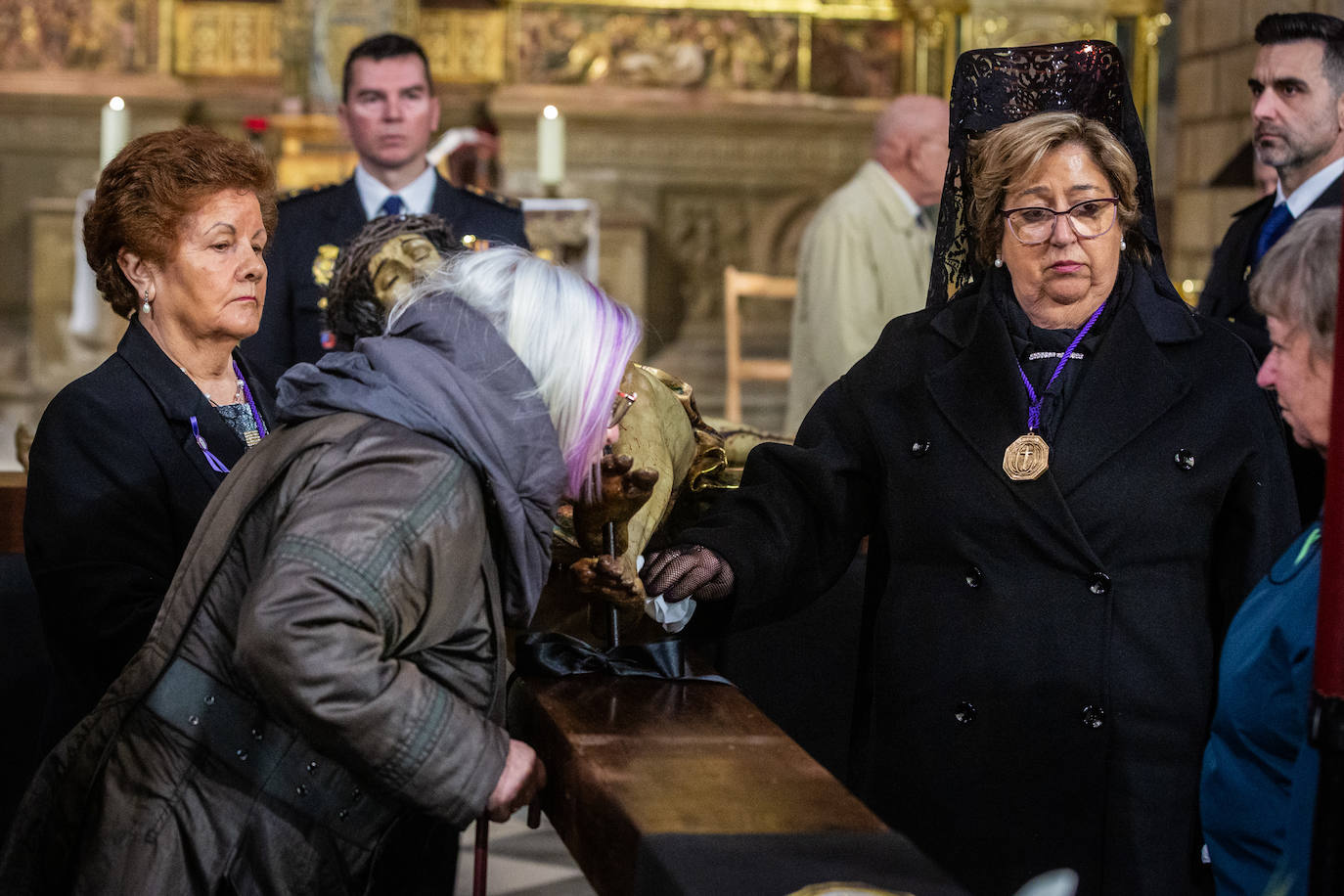 El besapies de este Viernes Santo, en imágenes