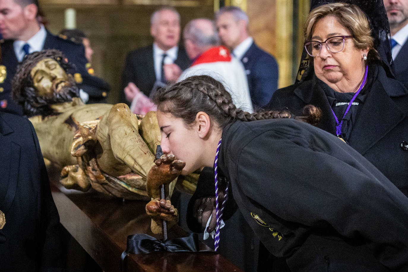 El besapies de este Viernes Santo, en imágenes