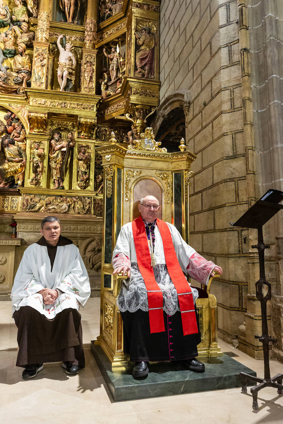 El besapies de este Viernes Santo, en imágenes