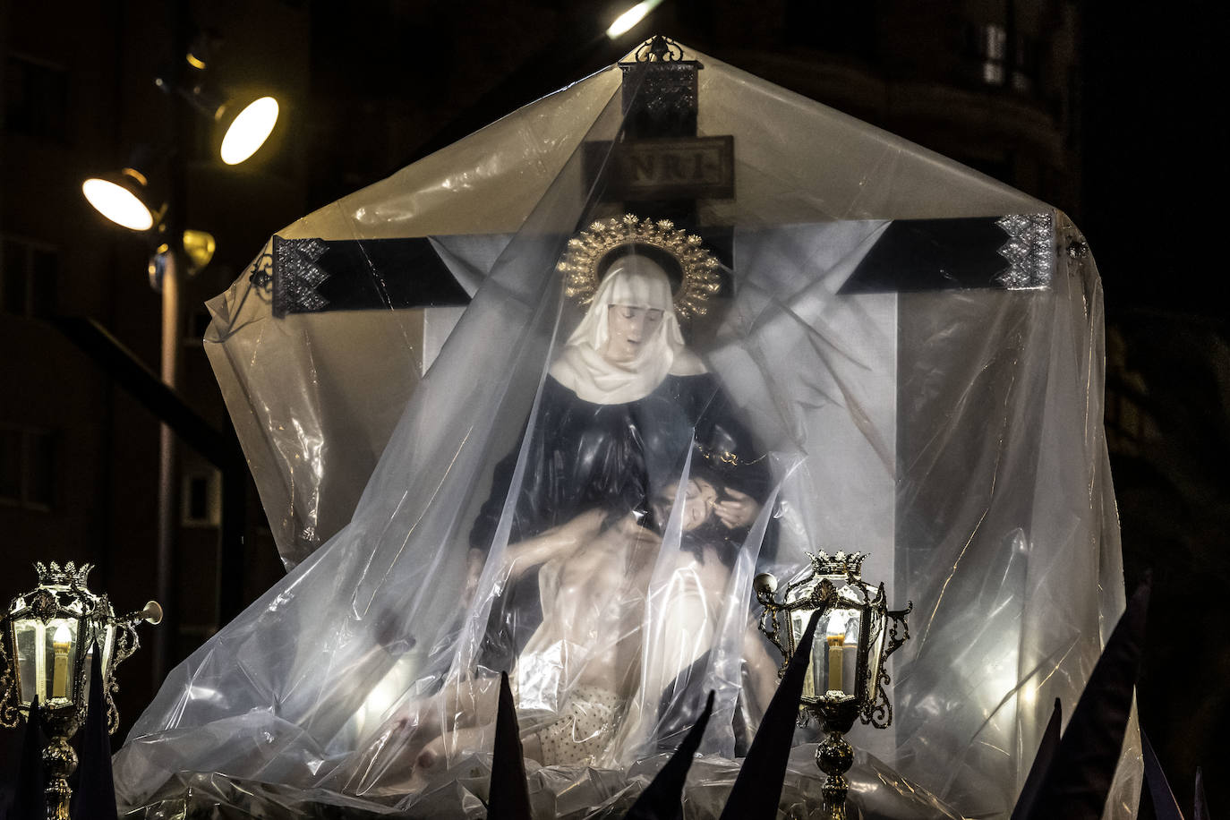 Las imágenes de la procesión de Vía Crucis de Nuestra Señora de la Piedad