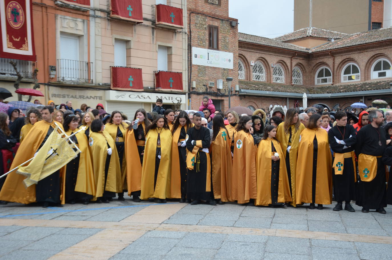 Las imágenes del encuentro entre la virgen Gloriosa y Cristo Resucitado en Calahorra