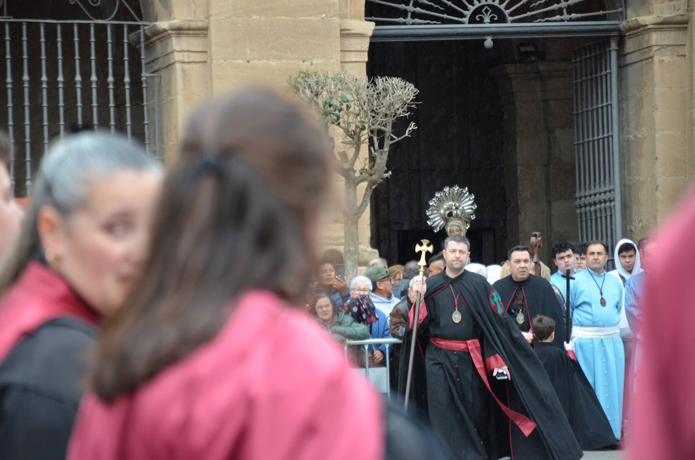 Las imágenes del encuentro entre la virgen Gloriosa y Cristo Resucitado en Calahorra