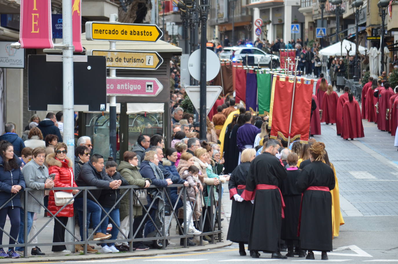 Las imágenes del encuentro entre la virgen Gloriosa y Cristo Resucitado en Calahorra