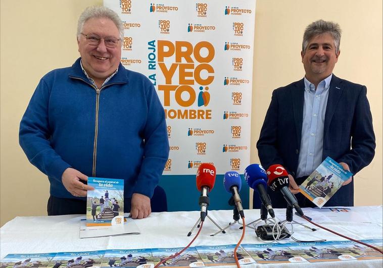 José Andrés Pérez y David García, durante la presentación este miércoles de la memoria de Proyecto Hombre del año 2023.