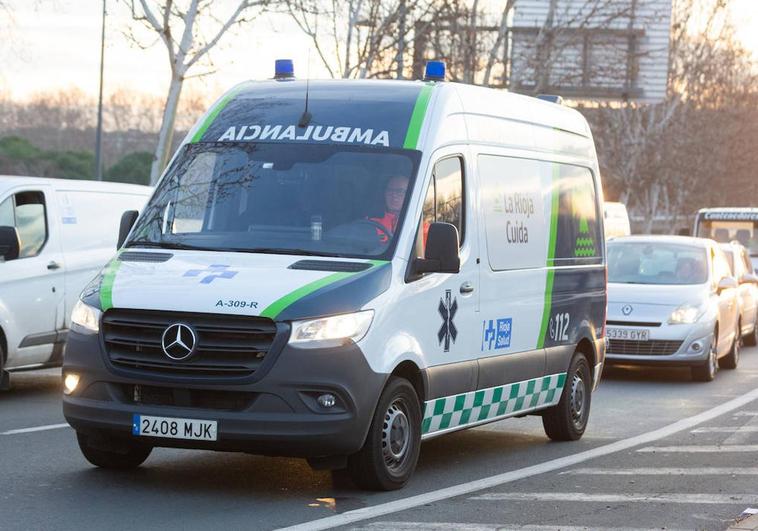 Ambulancia de La Rioja Cuida, en Logroño.