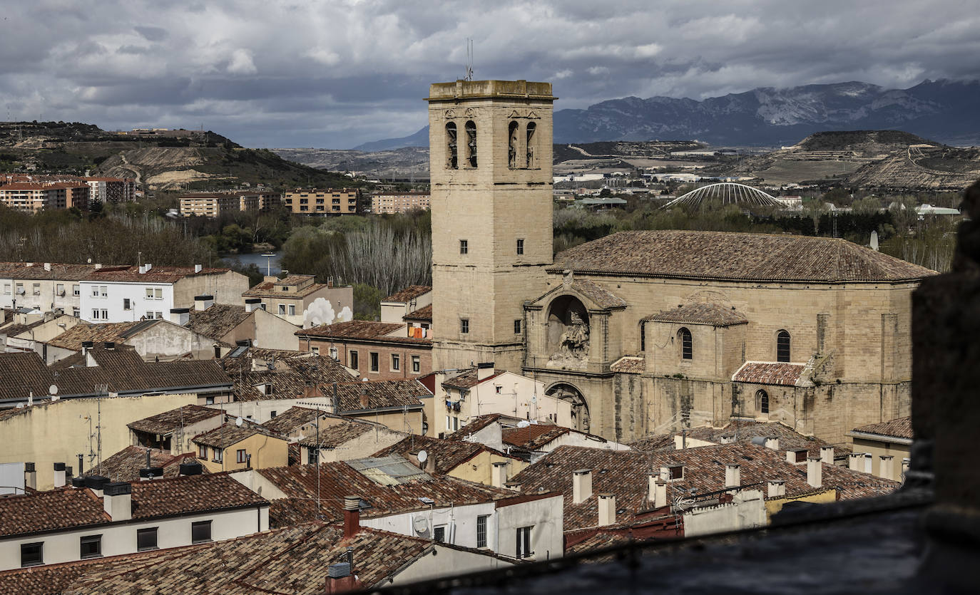 Imagen secundaria 1 - San Bartolomé, y Santiago y Palacio vistas desde La Redonda.