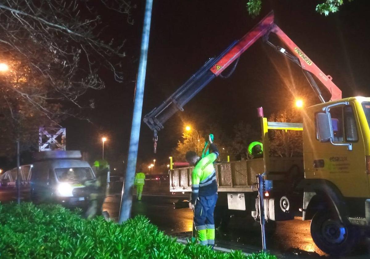 Herido un hombre al chocar contra una farola en Logroño