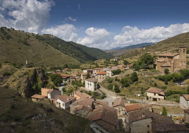 Ventrosa de la Sierra, localidad desde la que partirá la ruta y punto de llegada.