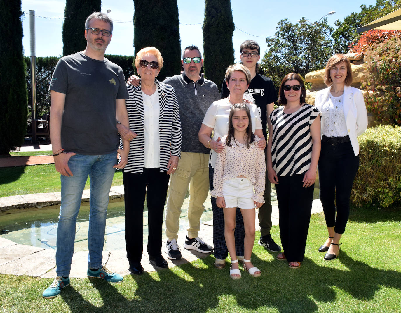 José Cortázar, Raquel de Corta, José Luis Mayoral, Hugo Cortázar. Ángeles de Corta, Alejandra Gómez, Raquel Mayoral y Aitana Mayoral Gómez