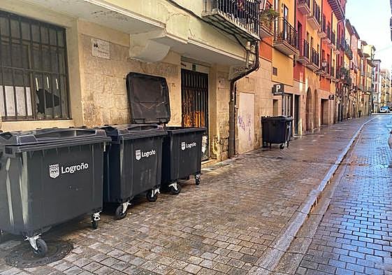 Nuevos contenedores que se están colocando en el centro histórico.