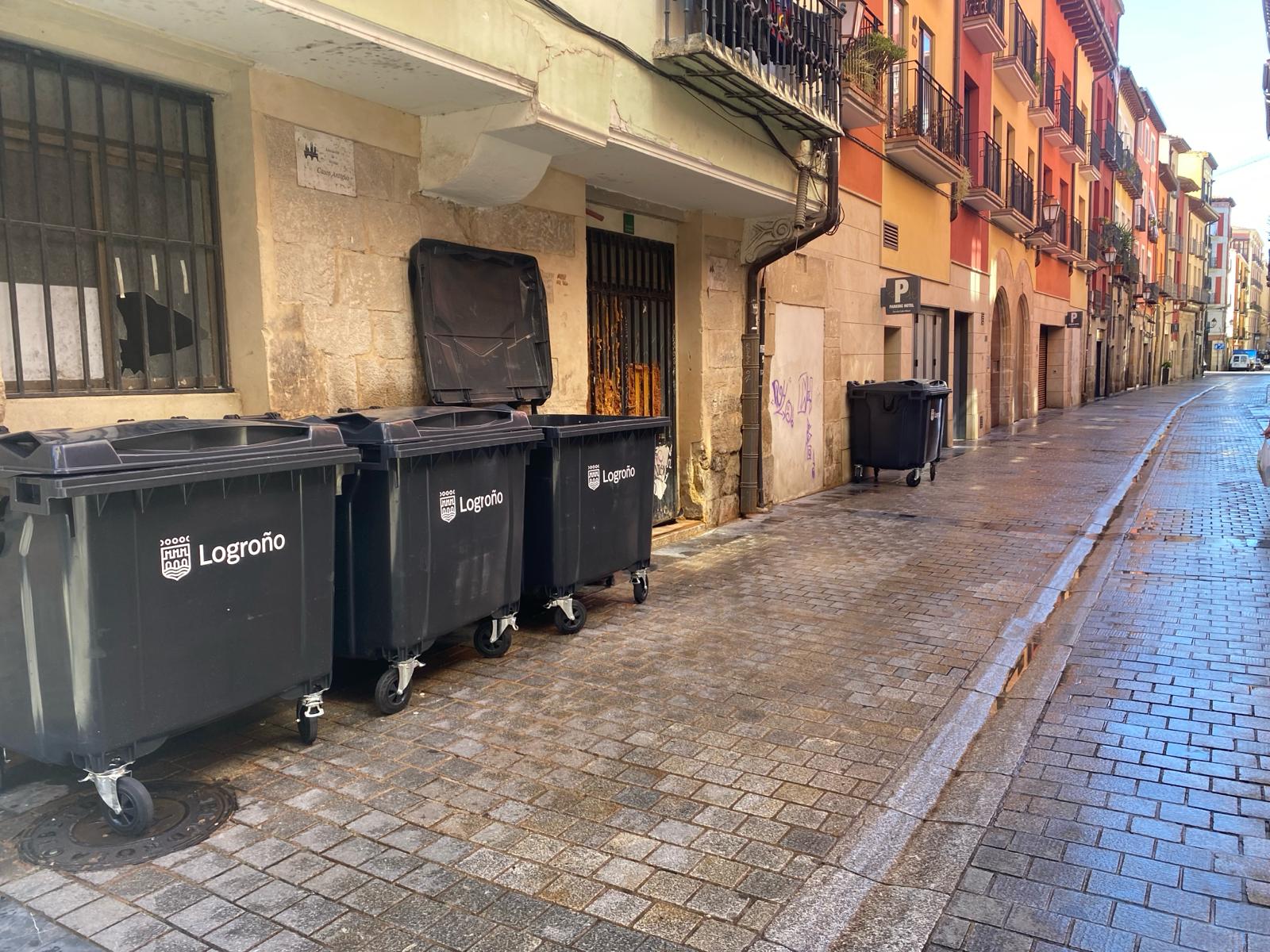 Nuevos contenedores que se están colocando en el centro histórico.