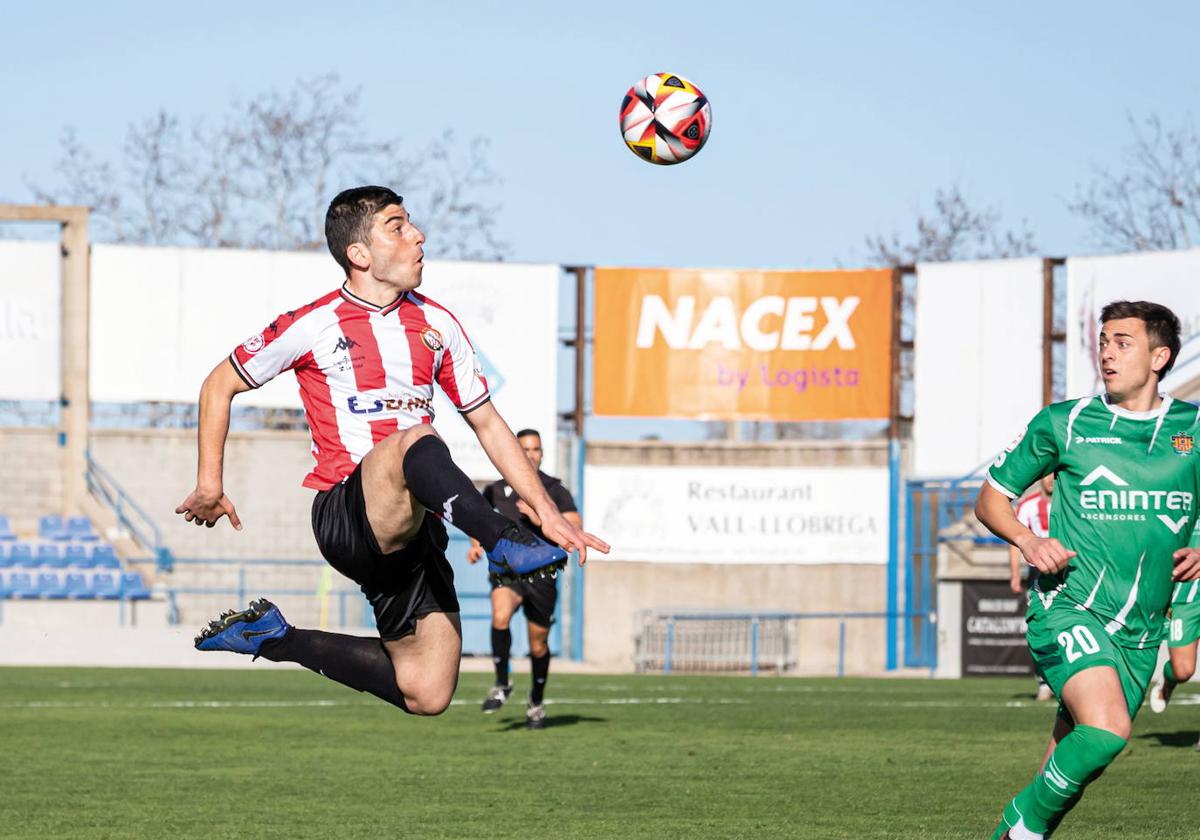 Miceli controla el balón en el duelo frente al Cornellà