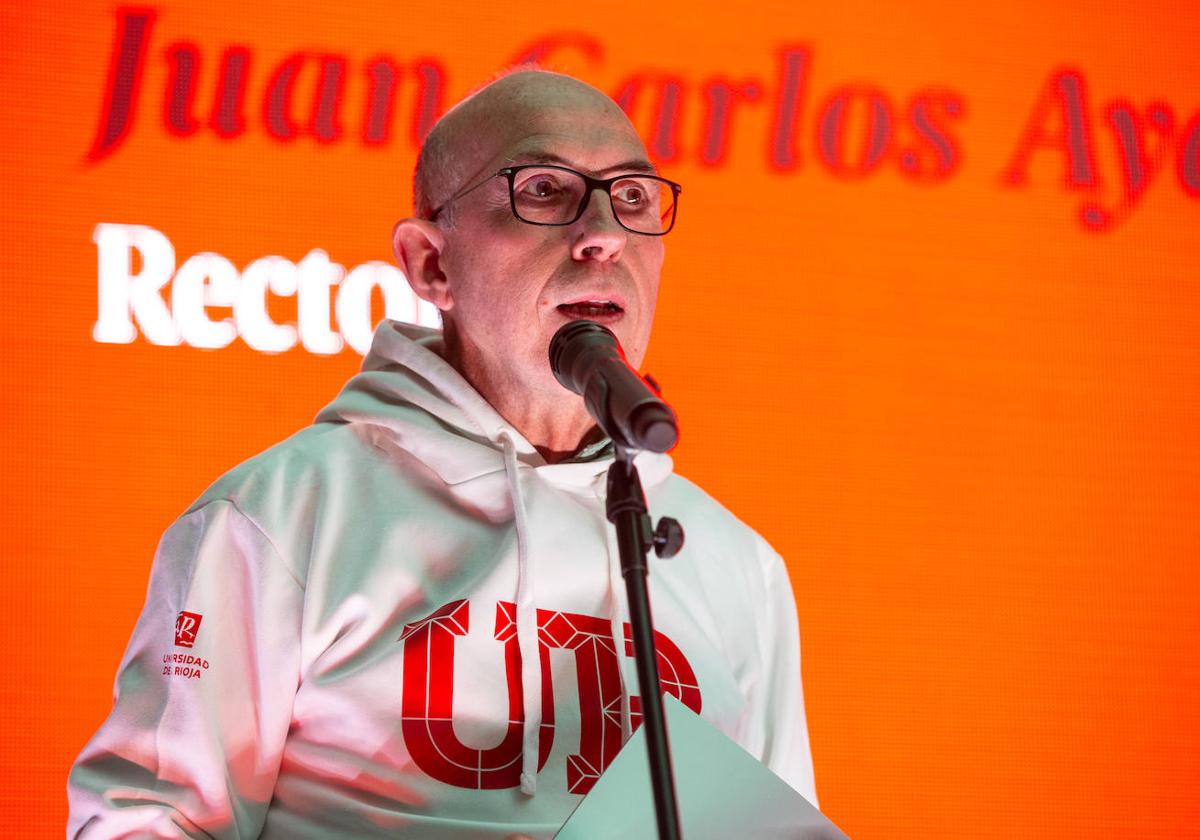 Juan Carlos Ayala, rector de la UR, durante su intervención.