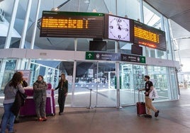 Paneles informativos en la estación de Logroño.