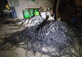 Un ladrón reincidente roba 111 kilos de cable de cobre en una empresa de El Sequero