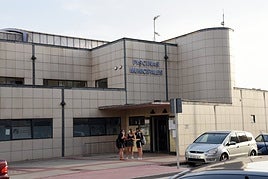 Piscinas municipales de Villamediana de Iregua, donde se encuentra el spa ahora clausurado.