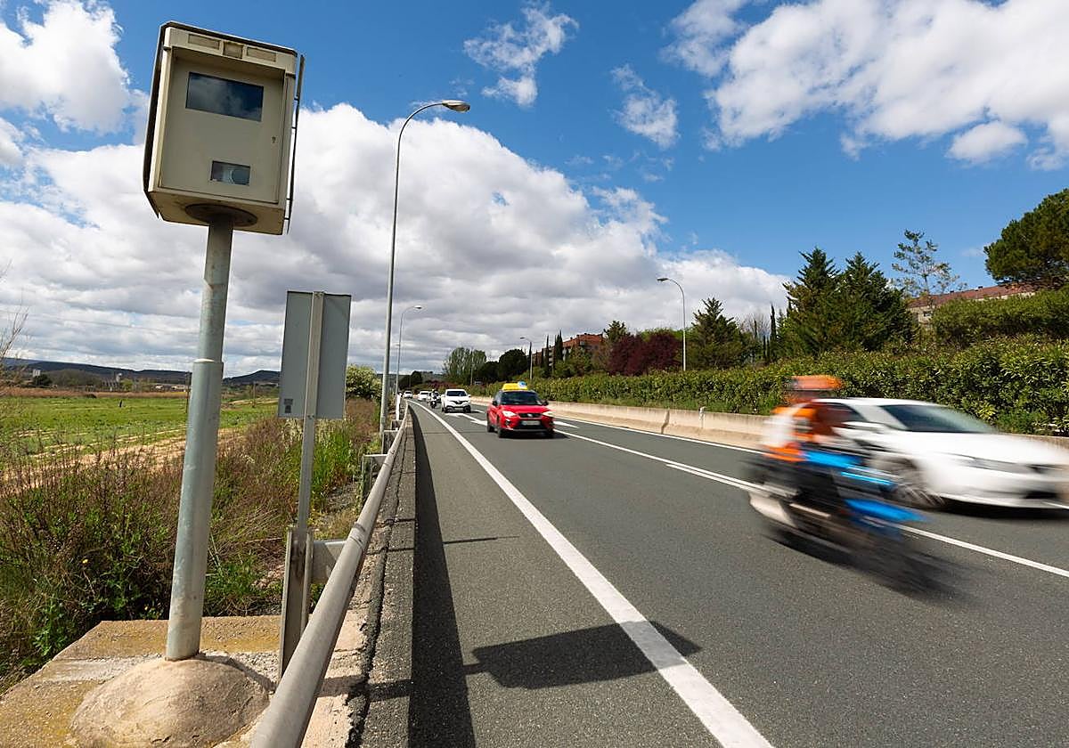 Tráfico multa a 1.347 conductores por exceso de velocidad en una semana