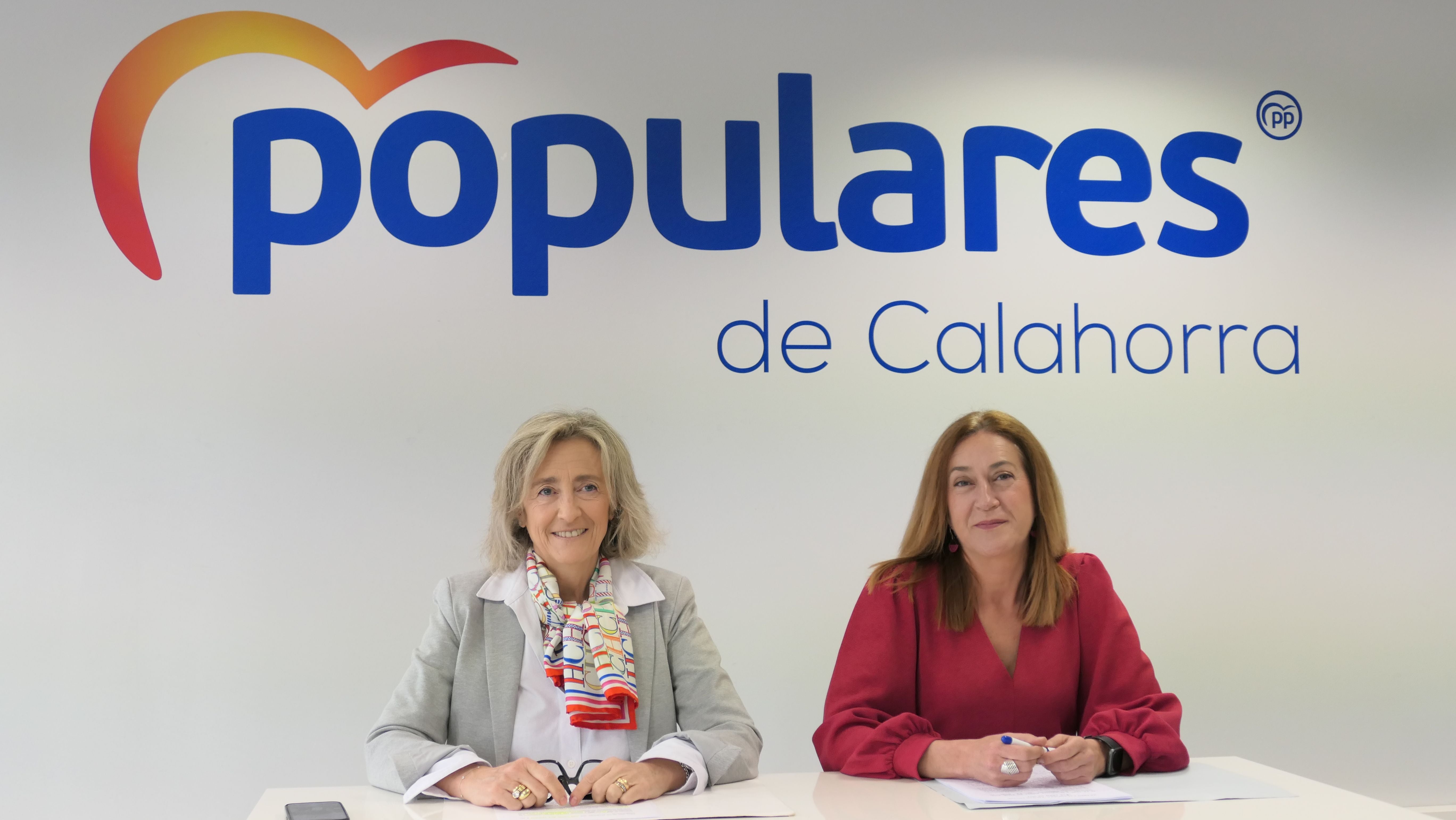 Mónica Arceiz y Begoña Martínez Arregui, en la rueda de prensa de Calahorra.