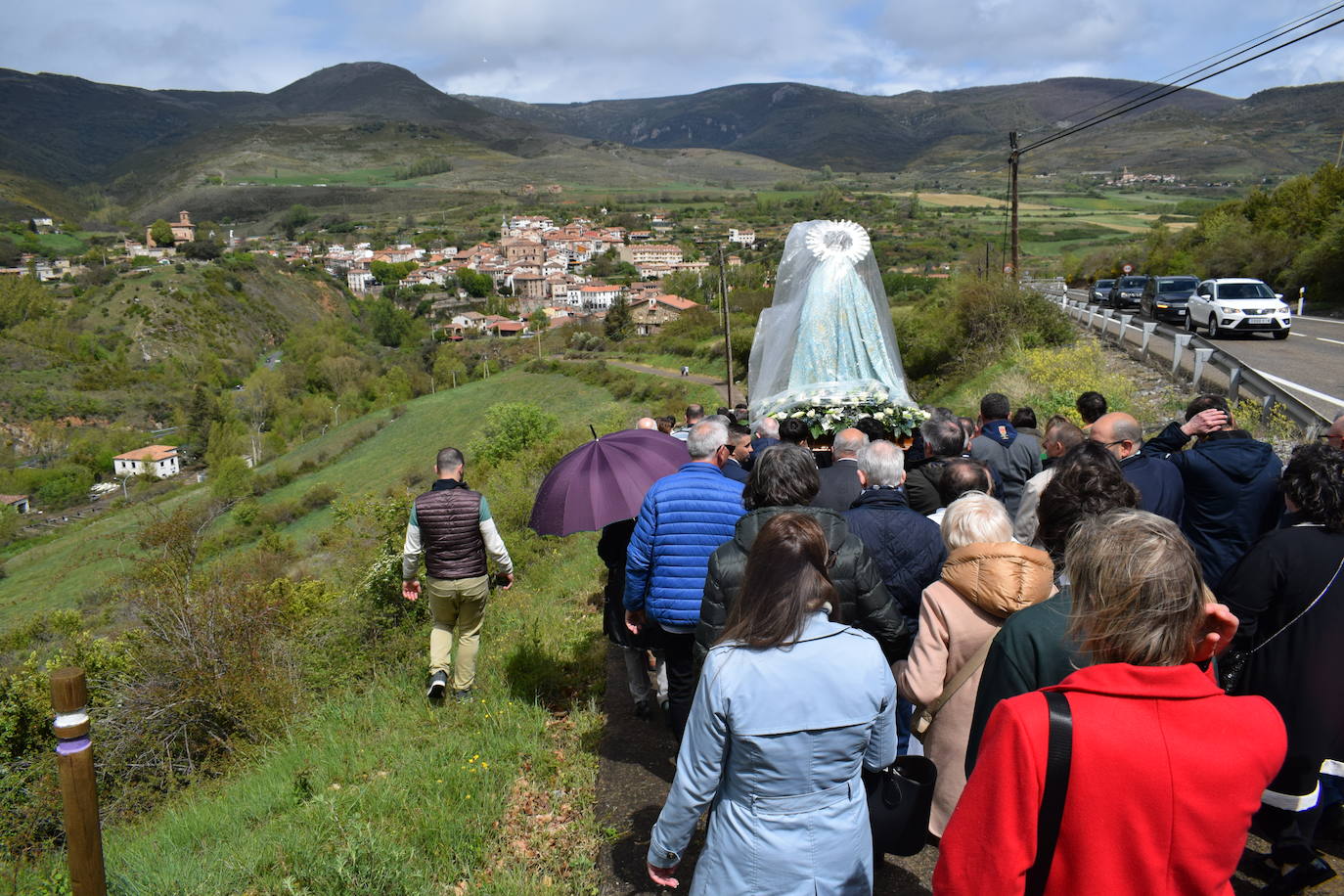 Procesión de la Virgen de Tómalos en Torrecilla