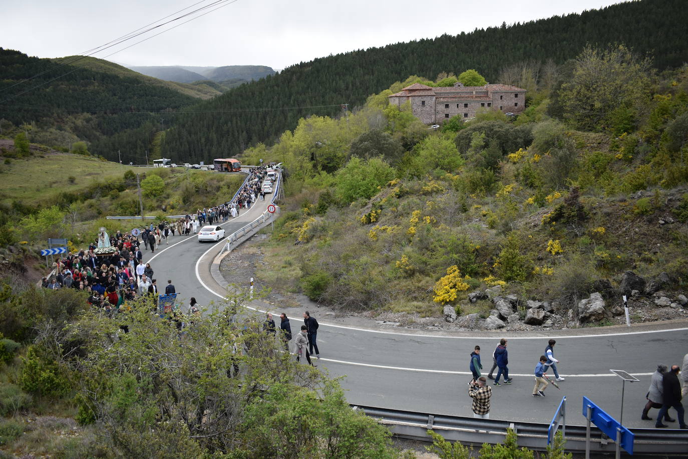 Procesión de la Virgen de Tómalos en Torrecilla