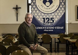 Luis Álvarez, presidente de la Cocina Económica, en el comedor social de la organización en Logroño.